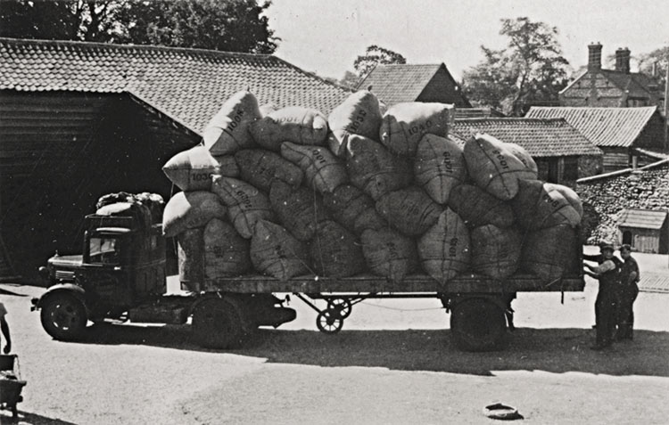 articulated lorry