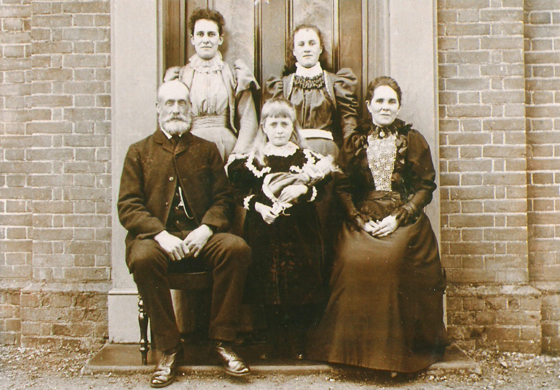 Walter Ayers
                    & family